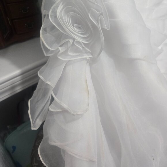 Wedding dress - Picture 5 of 6